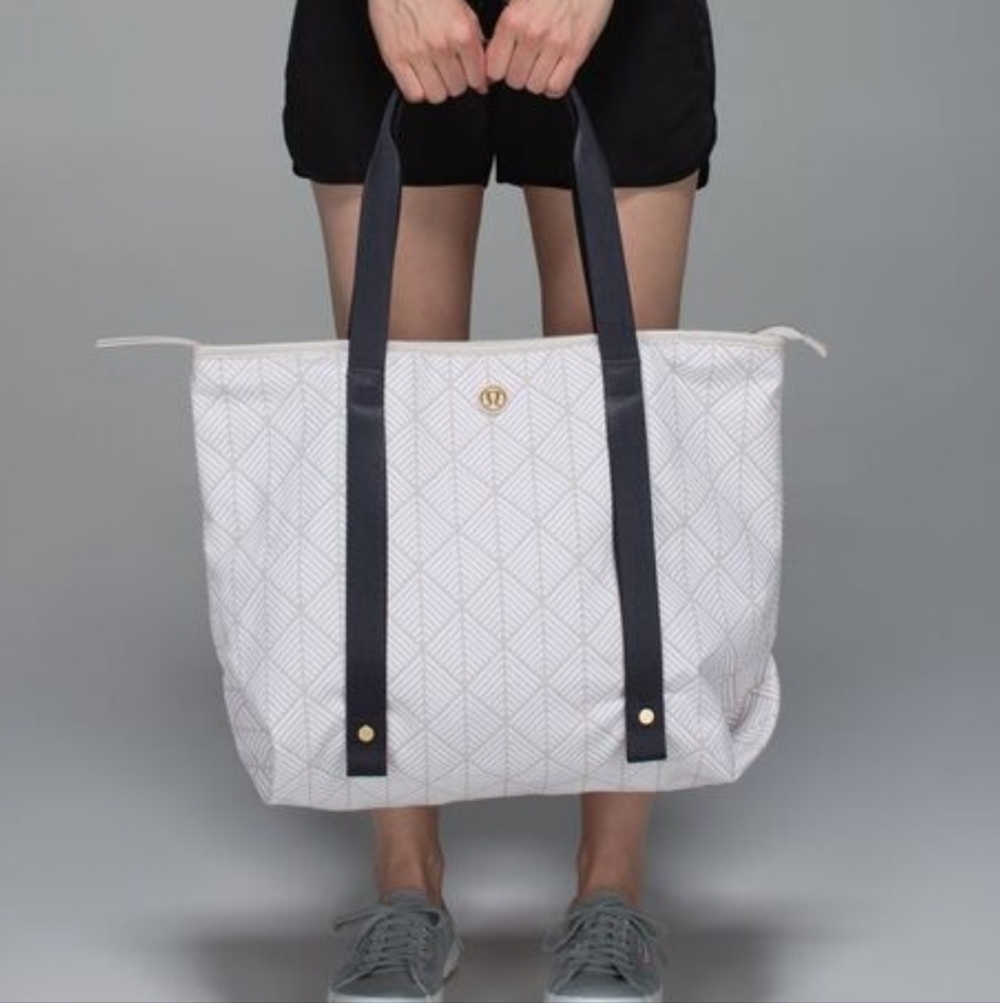 Lululemon Summer Lovin' Tote Bag Yoga Mat Bag